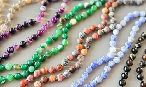 Dabīgo akmeņu rotas – enerģija, skaistums un iedvesma no dabas | PREZENTS