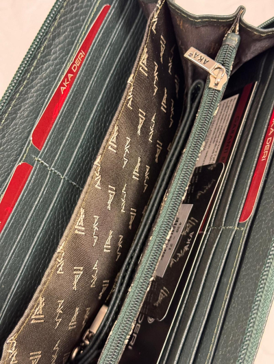 Sieviešu ādas maks