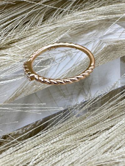 Apzeltīts gredzens ar cirkonijiem