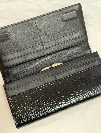 Sieviešu ādas maks