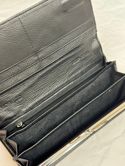 Sieviešu ādas maks