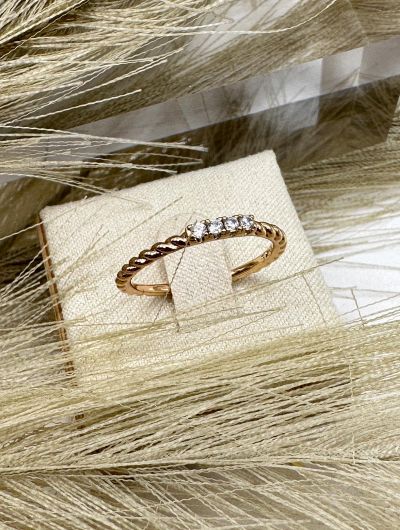 Apzeltīts gredzens ar cirkonijiem