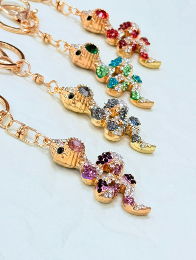 Atslēgu/somas piekariņš ar kristāliem 