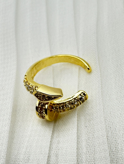 Kaffa ar mirdzošiem cirkoniem