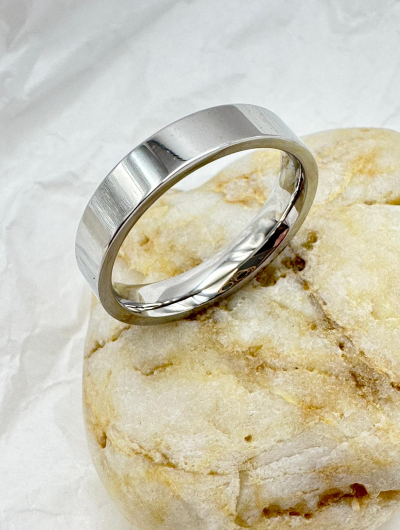 Apsudrabots gredzens 