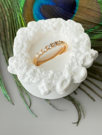 Apzeltīts gredzens ar cirkoniem 